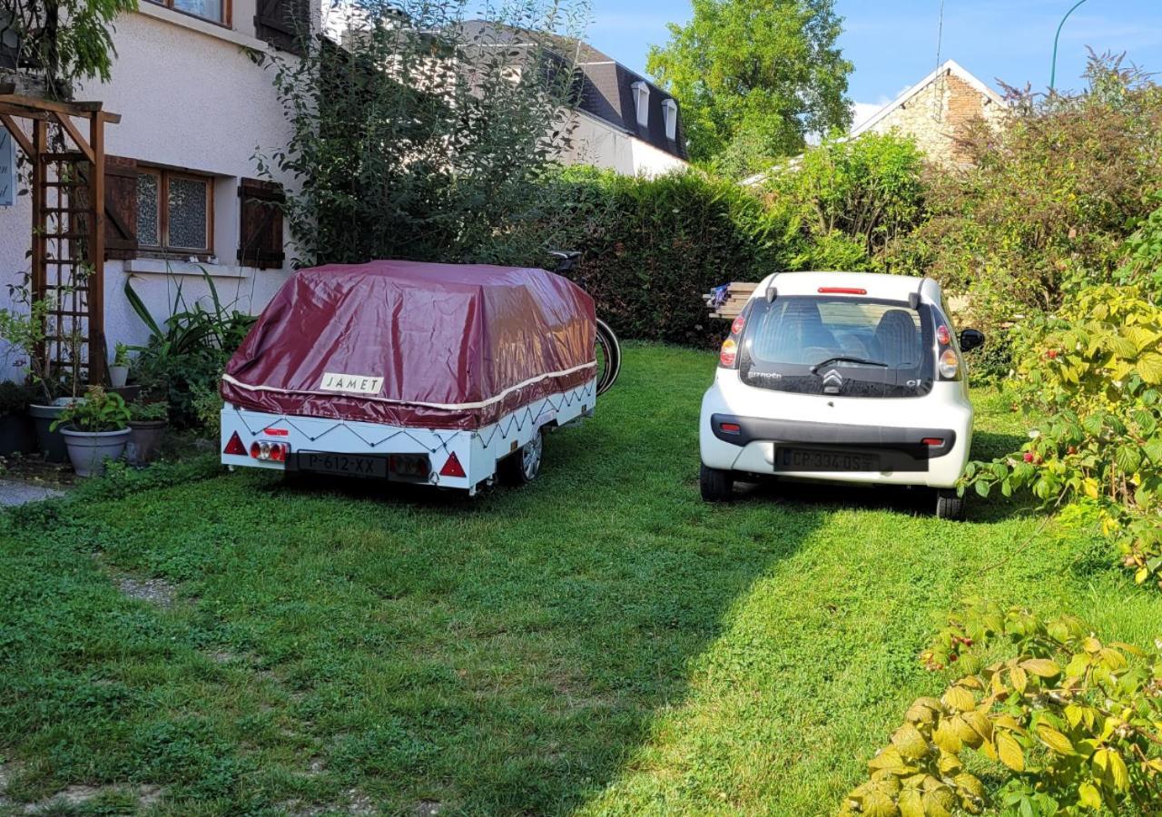 Les 3 Bulles Apartment Gueux Luaran gambar