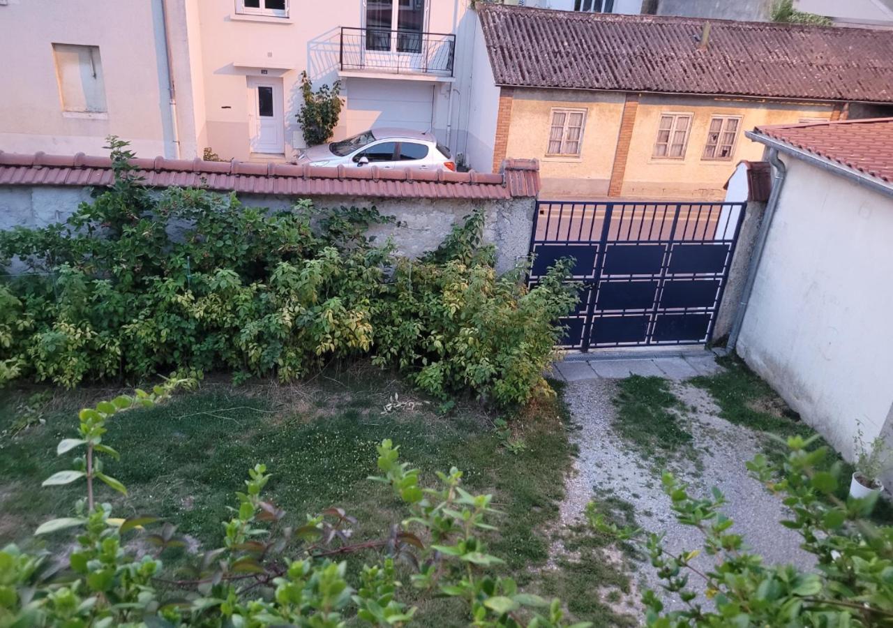 Les 3 Bulles Apartment Gueux Luaran gambar